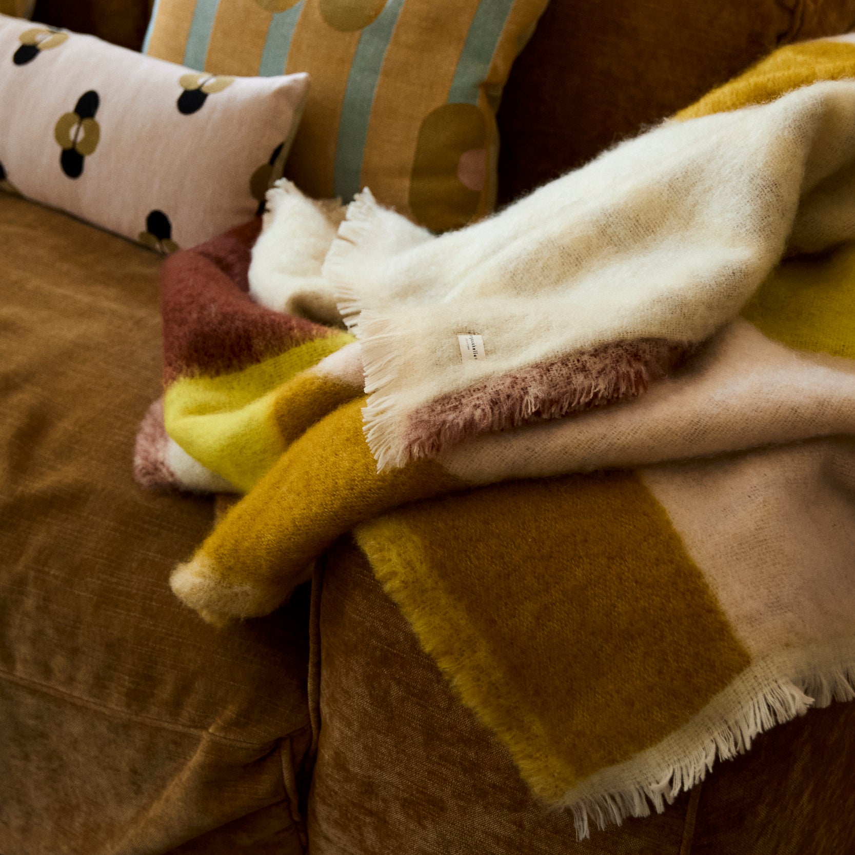 Cacho-fiò, mohair wool throw