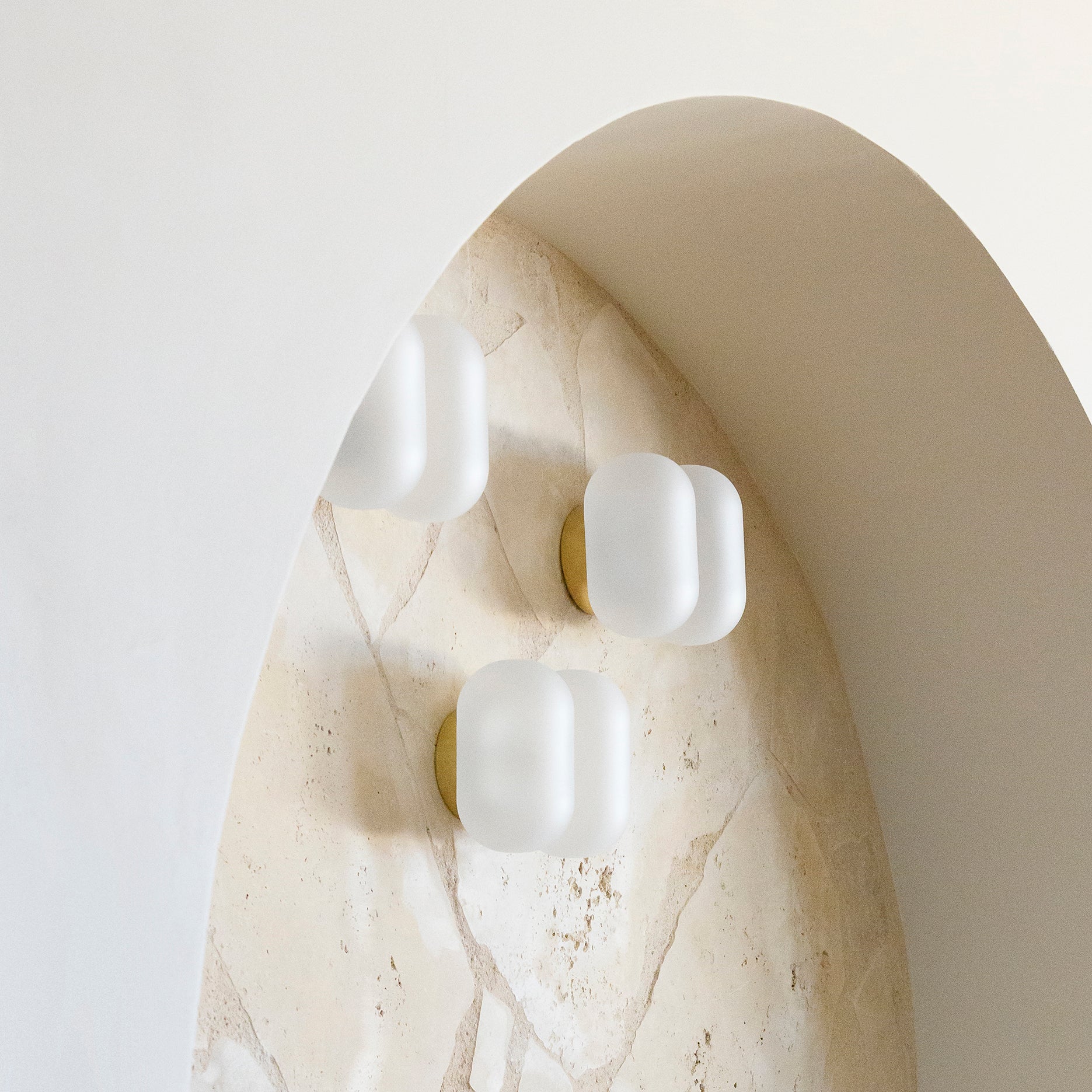 Poutou, wall light