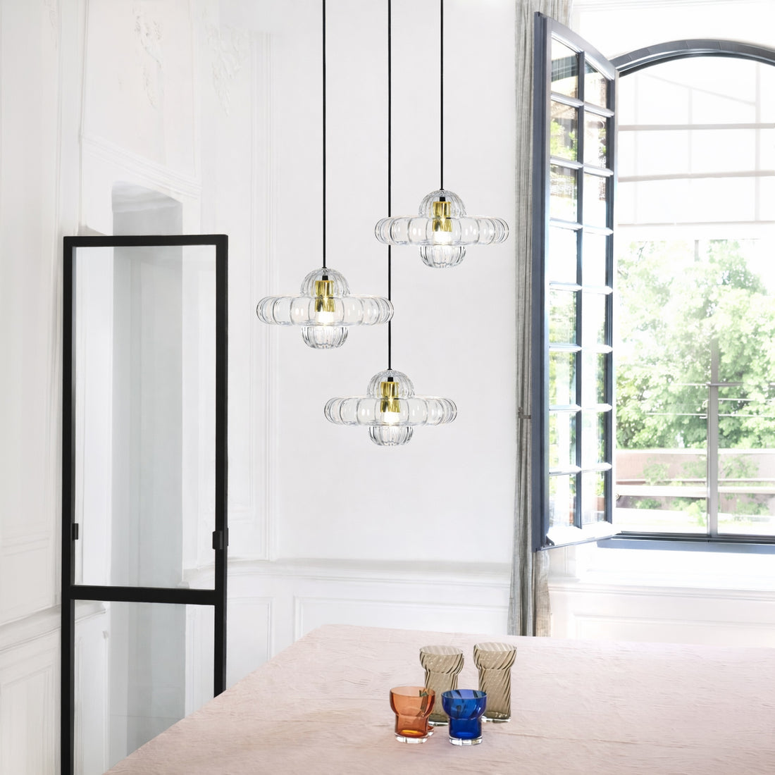 Toupi, lustre trio