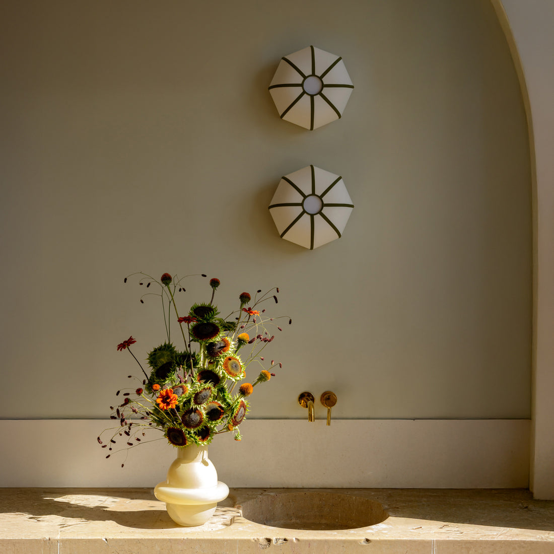 Nine, abat-jour mural