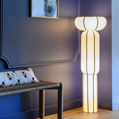 Augustine, lampadaire