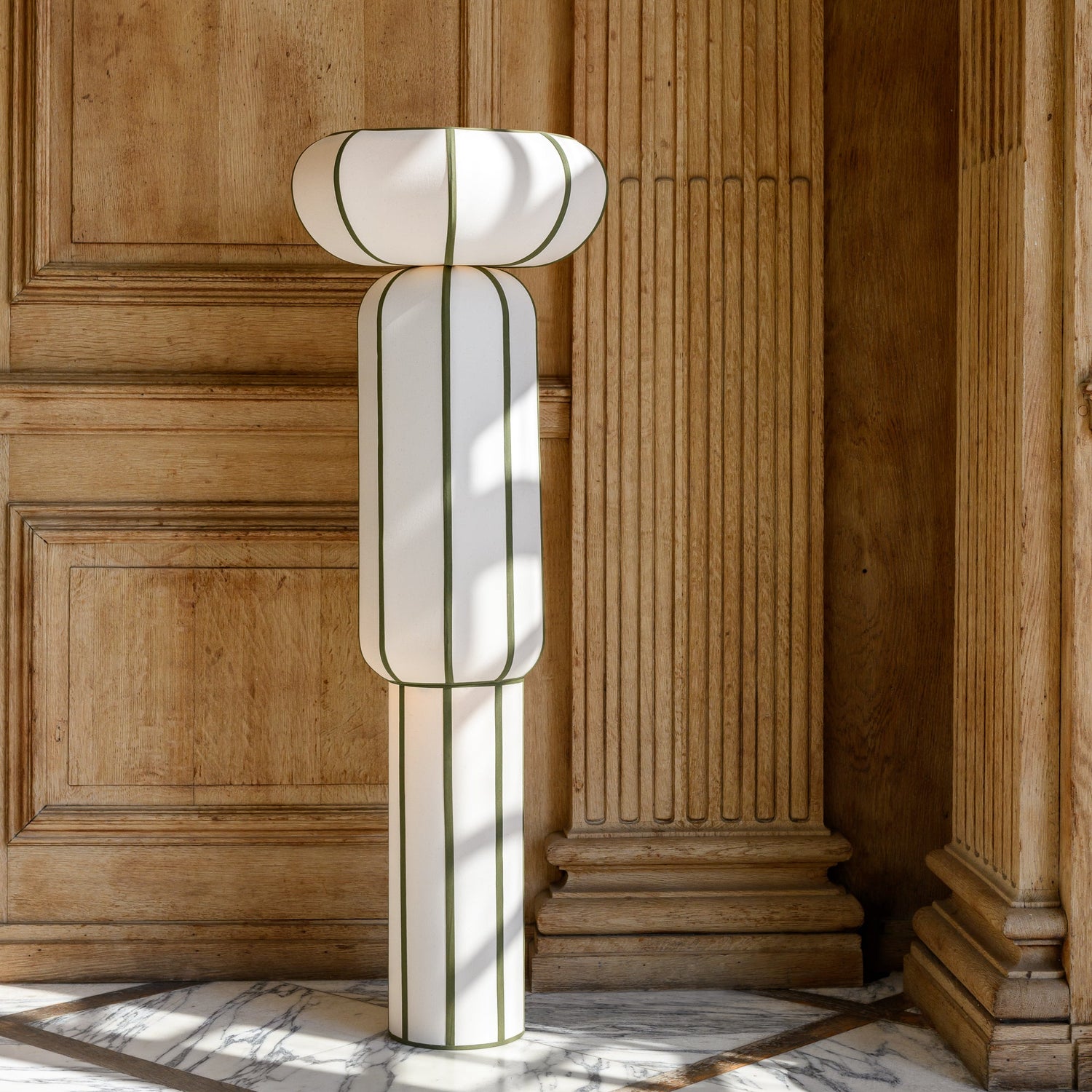 Augustine, lampadaire