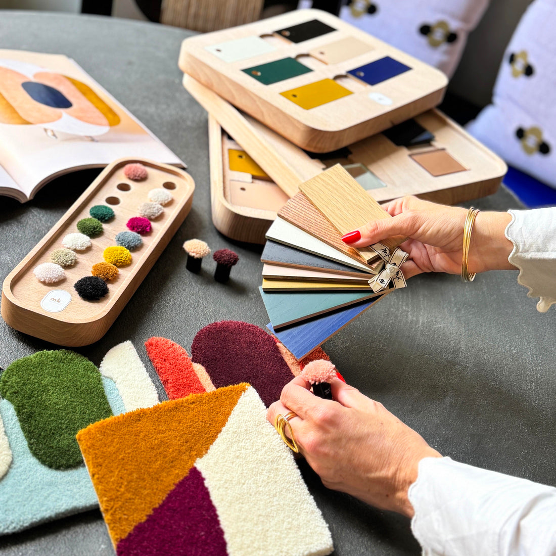 Échantillons, nuancier mobilier satiné