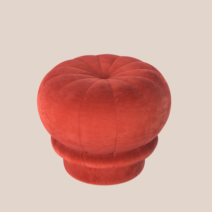 Claudie, Pouf