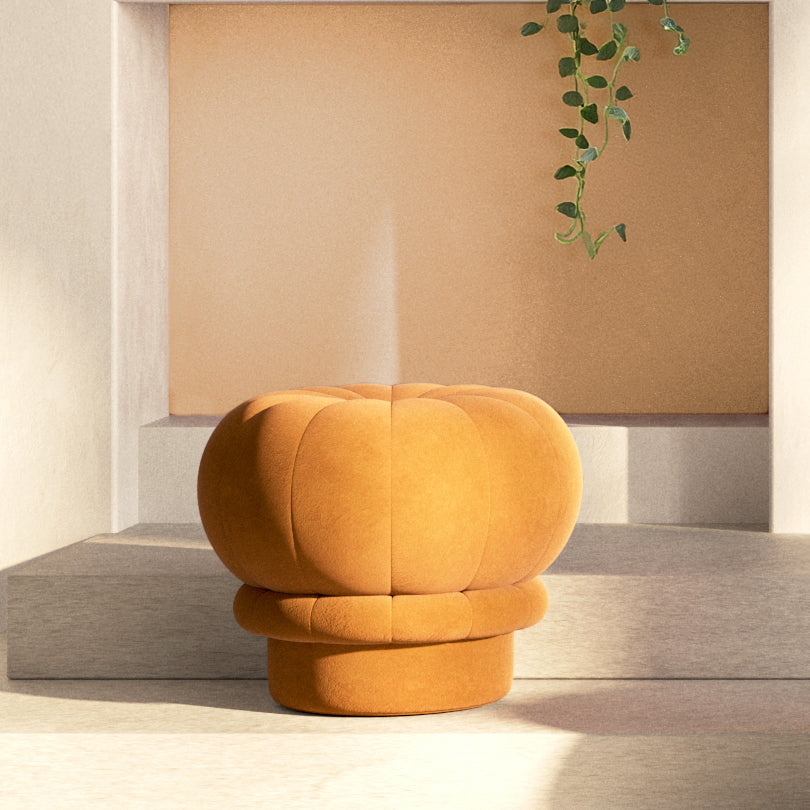 Claudie, Pouf