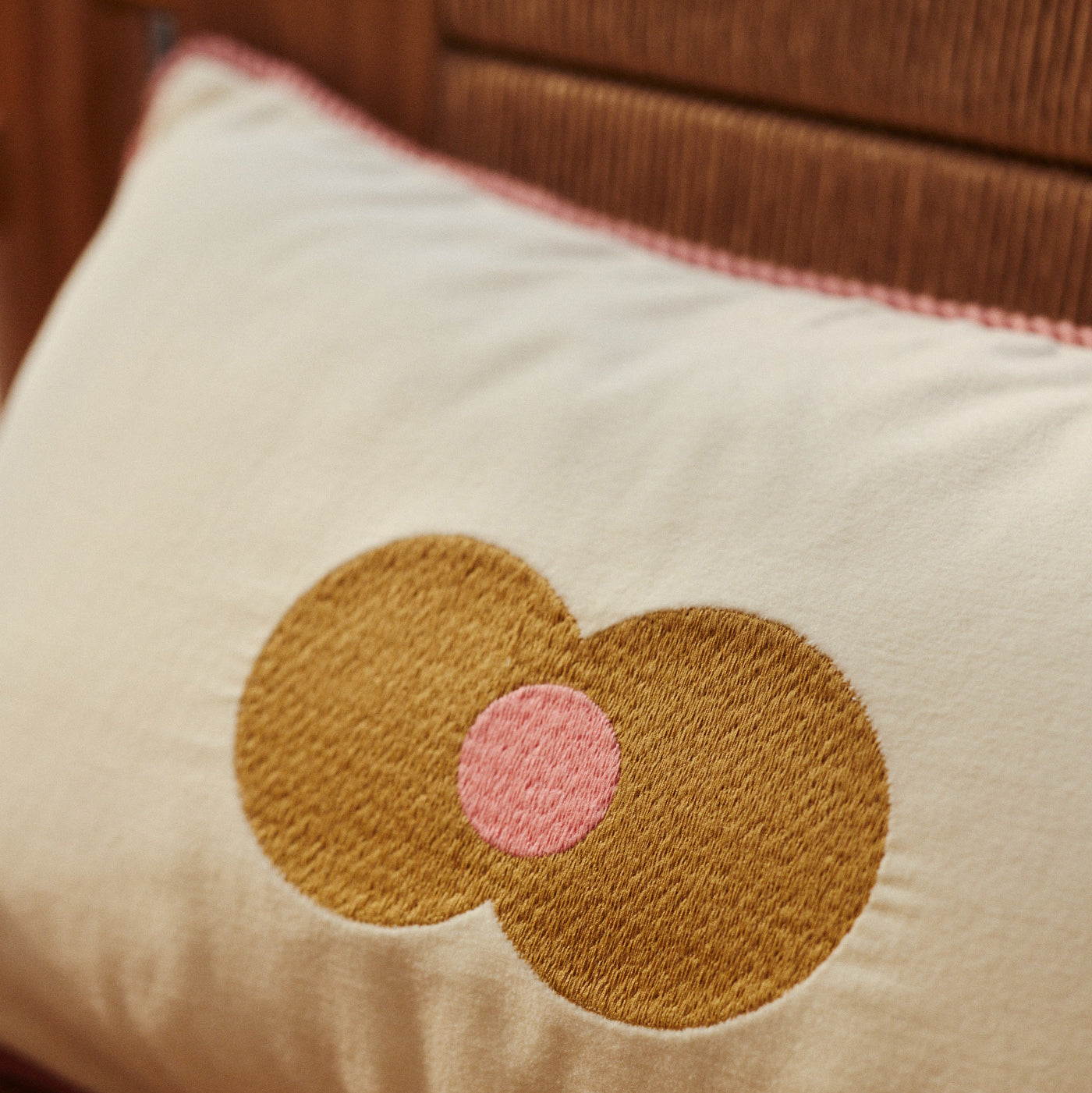 Betti, housse de coussin en velours